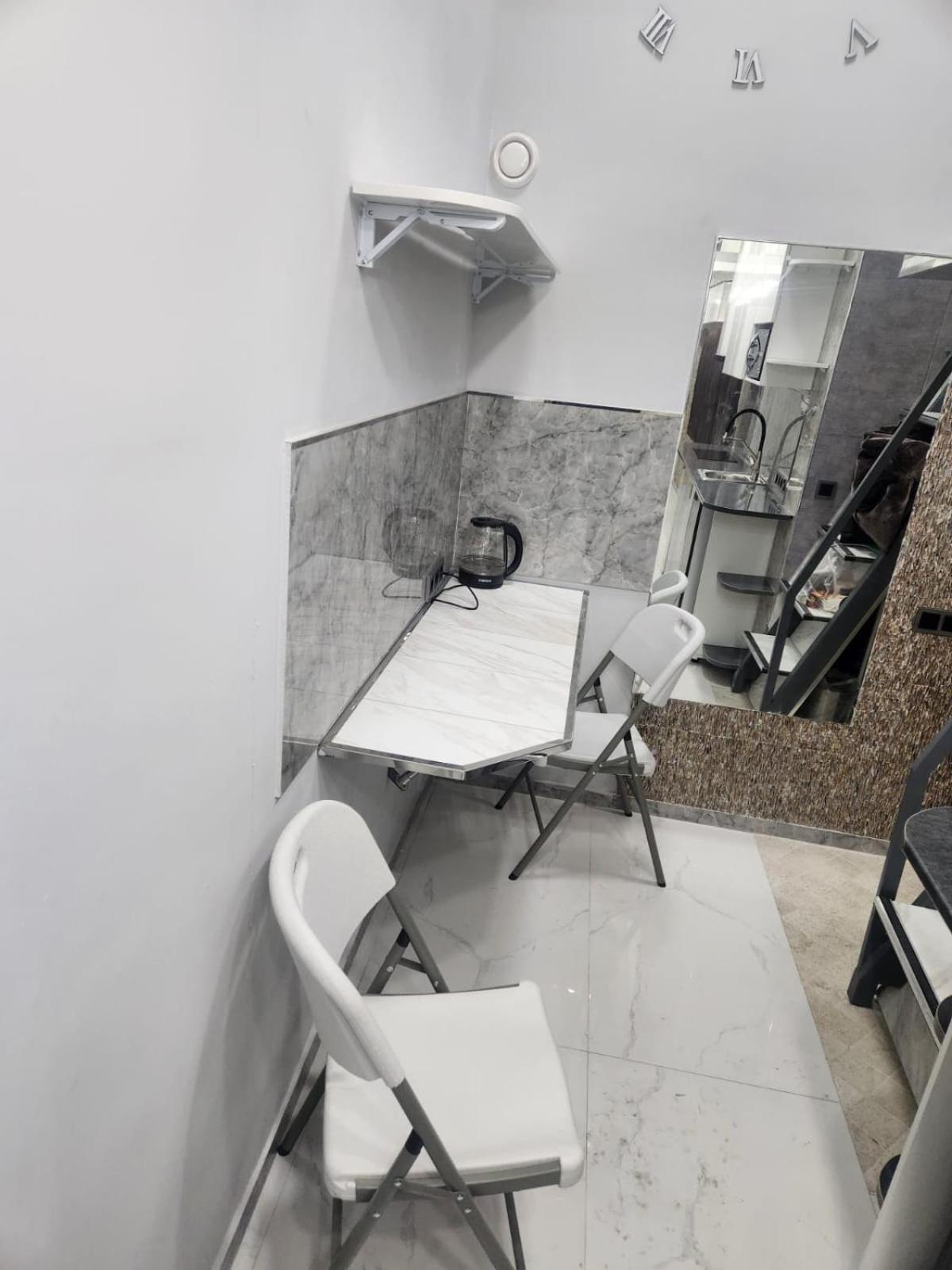 Ferienwohnung Двухуровневый Практичный Лофт Almaty Exterior foto